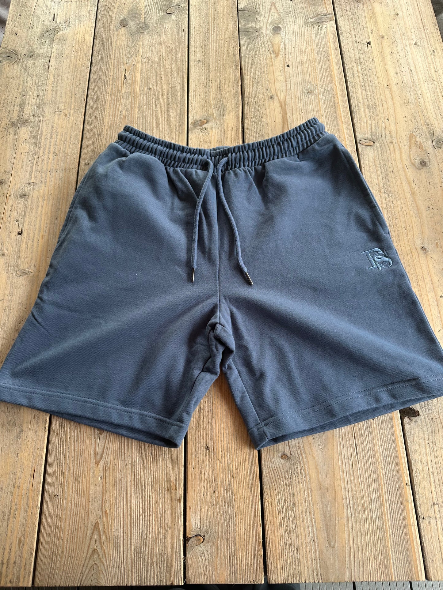 Heavy Icon Sign shorts